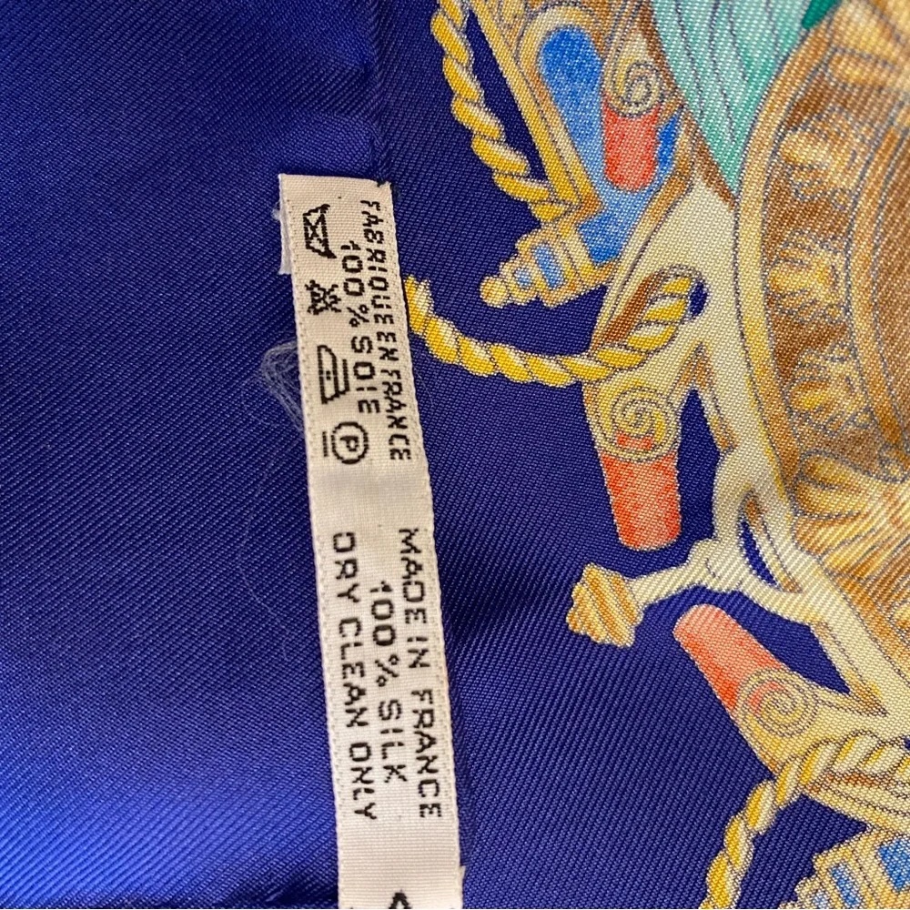 Gorgeous Hermes Silk Scarf 90 - Picture 6 of 7
